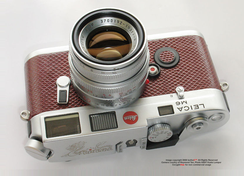 Leica M6 chrome Gold Dragon 300 units Edition, 1995 with matching SUMMICRON-M 1:2/50mm in silver chrome finish