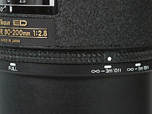 The focal length control setting ring of AF Nikkor 80-200mm f/2.8s ED telephoto zoom lens