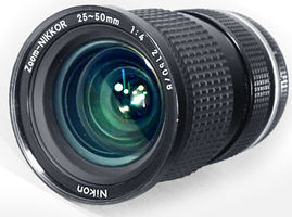 Manual Focus Nikon Zoom Nikkor 25-50mm f/4.0  JPG (23k) Loading .....
