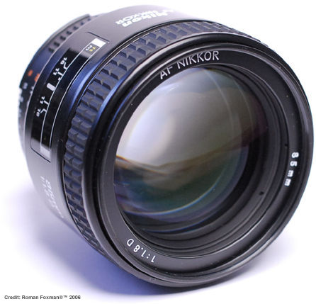 AF Nikkor 85mm f/1.4D medium telephoto lens by Roman Foxman