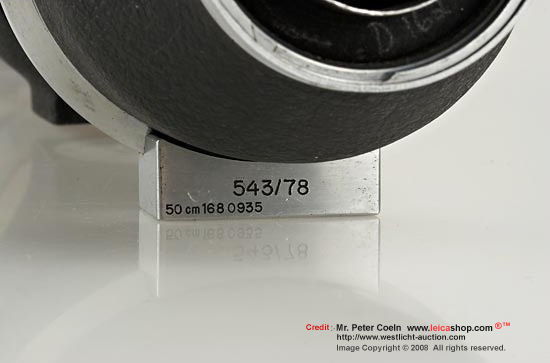 Close-up detailed view of the product data on the Flektoskop 543/78 for Carl Zeiss Jena Fernobjektiv 50cm 1:8  (8/50cm) super telephoto lens 