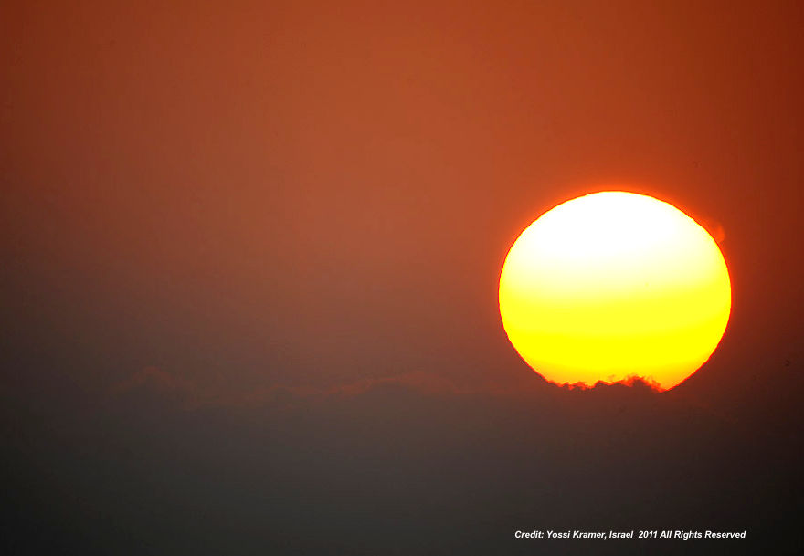 Sunset with reflex Nikkor lens 1000mm by Yossi Kramer, Israel  Loading...