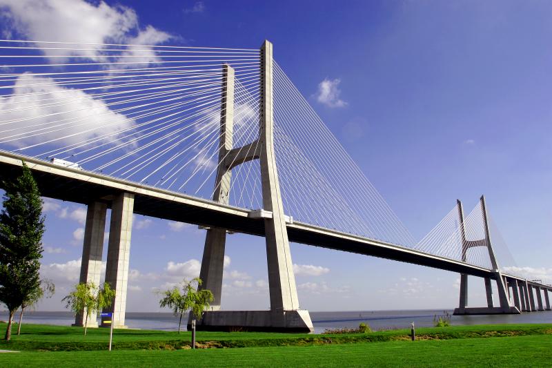 Structure by Andre_Antunes (80k Jpeg) Loading ...