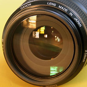 Front lens element of Canon EF 75-300mm f/4.5~5.6 MK II IS USM tele-zoom lense Loading ......
