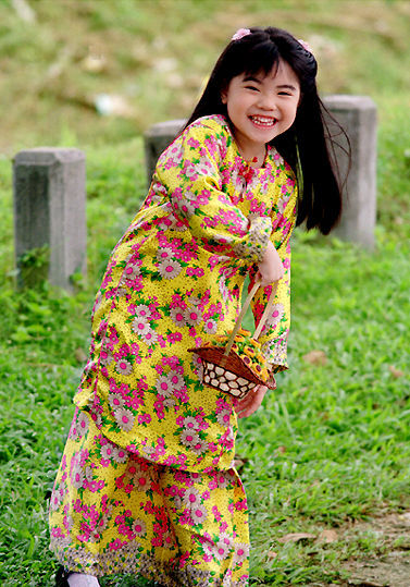 Esther Foo.jpg (33k) Loading...