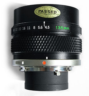135mmMACROf45upview.jpg (30K) loading ..