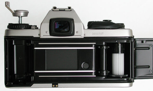 Pentax LX backview.jpg (40k) Loading...