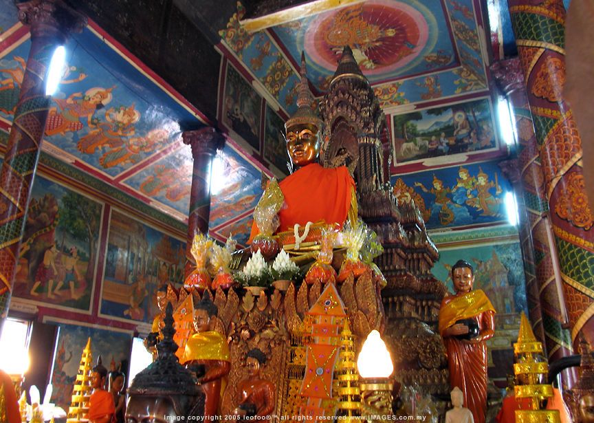 Magnificent Center Buddha Image inside Wat Phnom