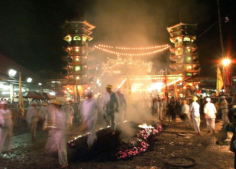 Ritual ceremony.jpg (132k) Loading ...