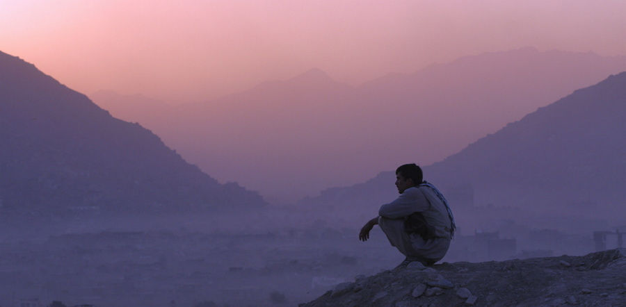 Kabul, Afganistan in an evening (90K) Loading .....