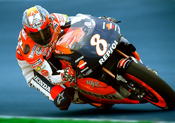 Mike Doohan at Sepang.jpg (35k) Loading...
