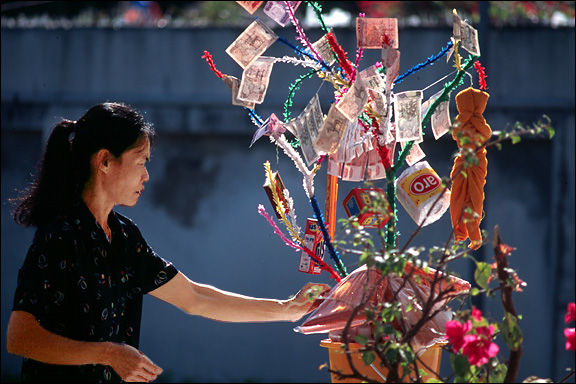 House waming, Thai Style.jpg