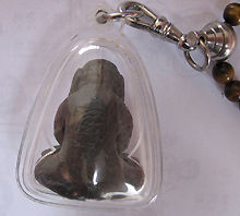 Stan Thong's Pidta Buddhist amulet Rear section view