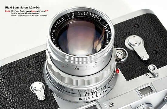 Rigid Summicron 1:2 f=5cm standard lens for  LEICA M3 Single stroke body. 1959