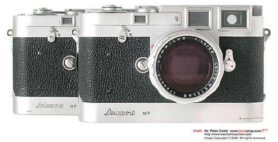 Two Leica MP on display by Leicashop