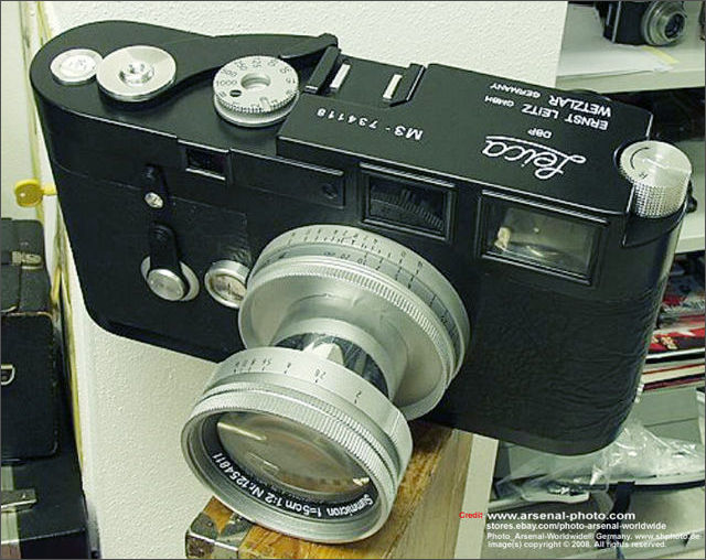 Leica M3 black Riesen-Model ( Giant Model). Big Model Mass stab 1: 5 of Leica M3 black 
This is NOT a working Camera; only as a Window Display Unit); It has  S/N 73411X