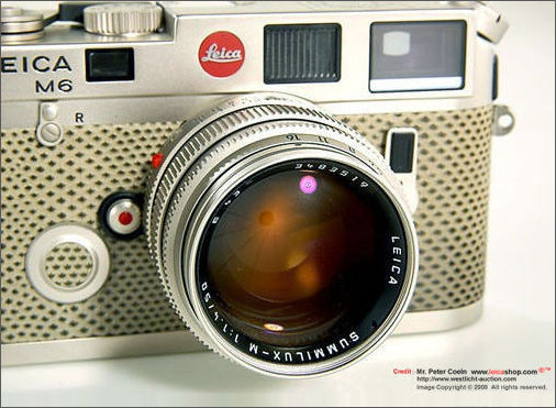 Leica Summilux-M 50mm f/1.4 Platinum plated edition 