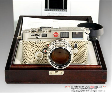 Presenation box in mohogany wood for  LEICA M6 Platinum Edition 