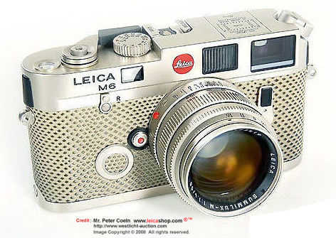 Mini showcase on LEICA M6 Platinum Edition - front view with Summilux-M 50mm f/1.4
