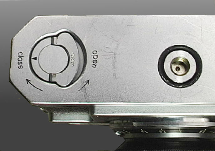 Nikon S4 (RF) Rangefinder camera  base section view with film back opening latch