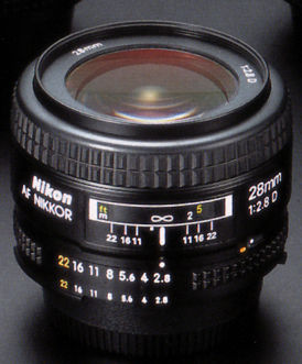mysterious Nikon AF-Nikkor 28mm f/2.8D with different optical group wideangle lens