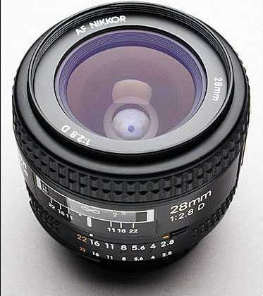  Nikon AF-Nikkor 28mm f/2.8D with renewed optical contruction wideangle lens