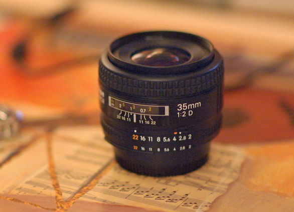Verson history of Nikon AF Nikkor 35mm f/2.0 wideangle Lenses