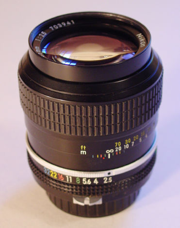 カメラ レンズ(単焦点) AI-Nikkor 105mm f/2.5 Telephoto Lens